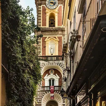 Oda ve Kahvaltı Center Sorrento